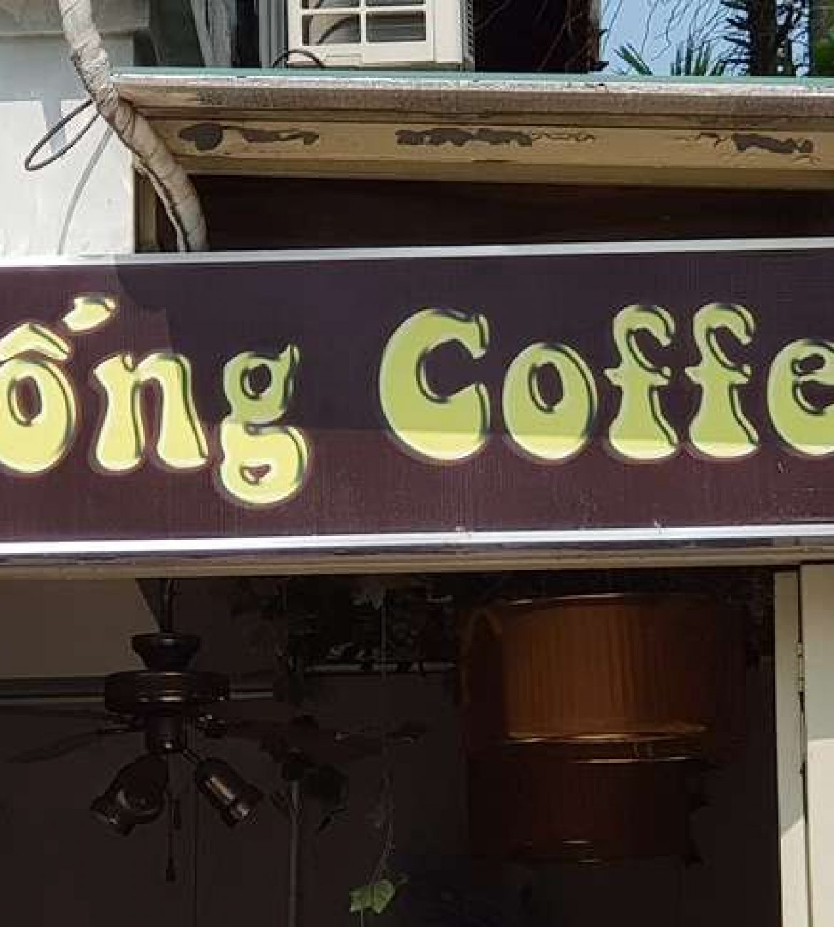 Bong Coffee – A Hilarious Shop Name!